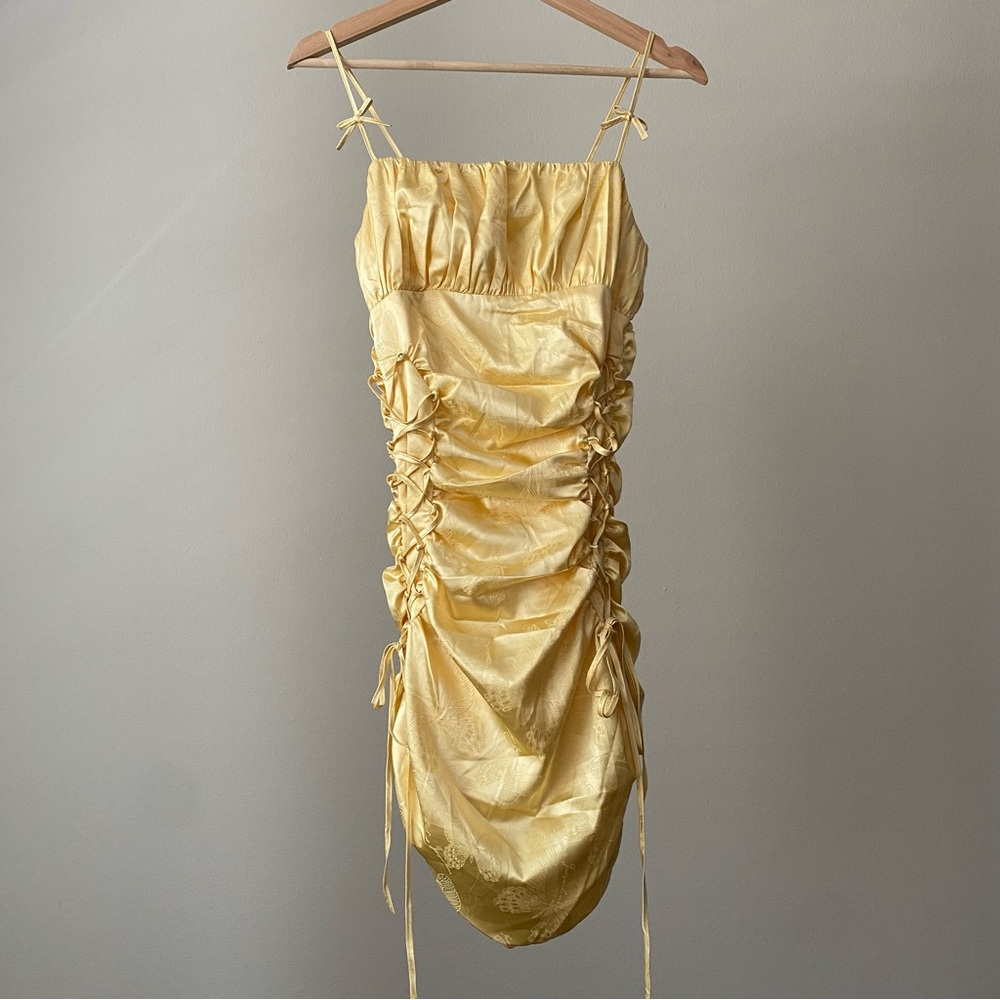 Nana Jacqueline NWOT Butterfly Lace Up Ruched Bow Mini Dress Medium M Yellow
